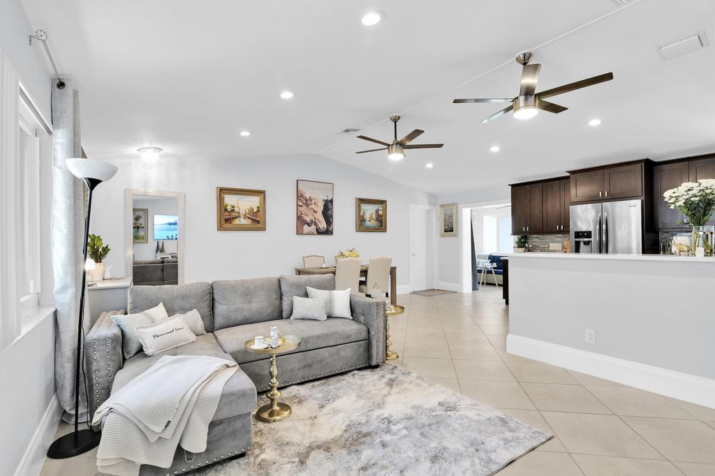 Photo of 432 SW Natura Avenue, Deerfield Beach, FL 33441 (MLS # B26023729)