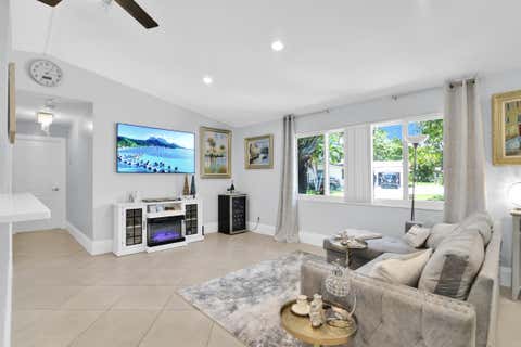 Tiny photo for 432 SW Natura Avenue, Deerfield Beach, FL 33441 (MLS # B26023729)