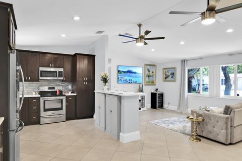Tiny photo for 432 SW Natura Avenue, Deerfield Beach, FL 33441 (MLS # B26023729)
