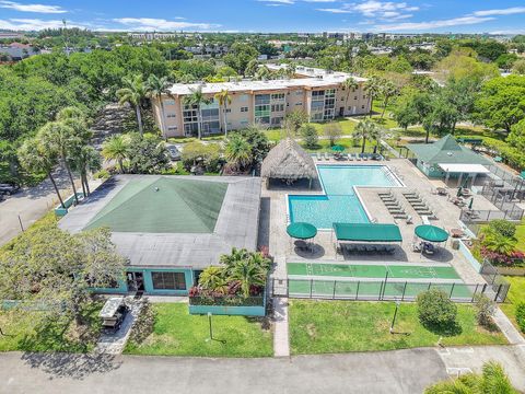 Tiny photo for 432 SW Natura Avenue, Deerfield Beach, FL 33441 (MLS # B26023729)