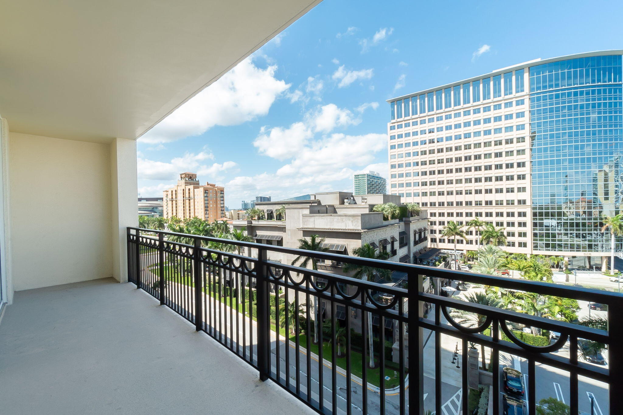550 OKEECHOBEE Boulevard 609
