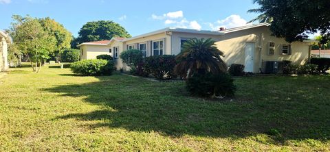 A home in Deerfield Beach