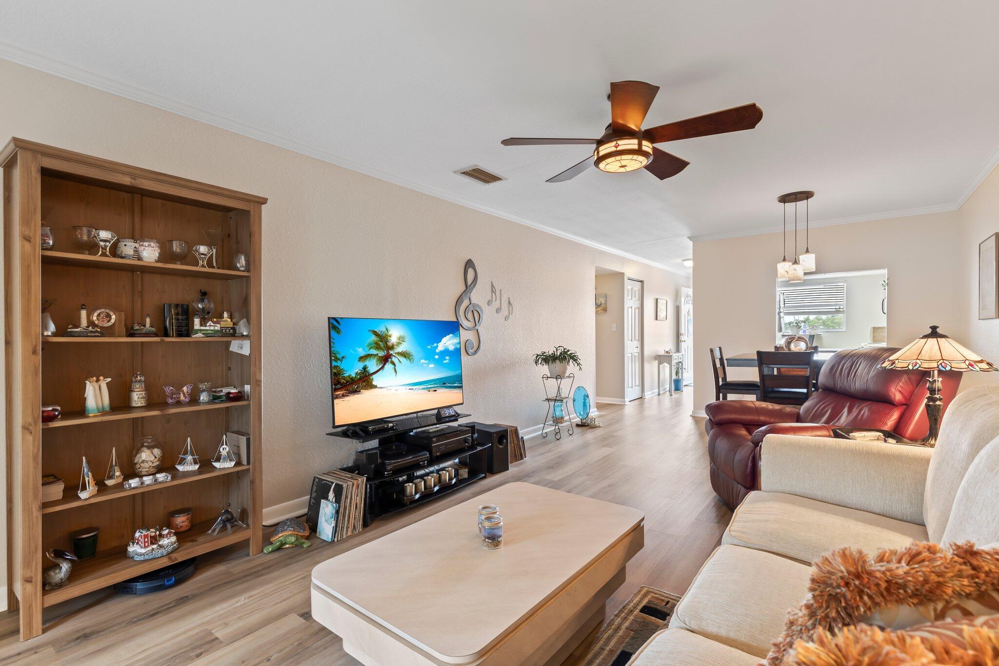 1181 Carlton Court 202