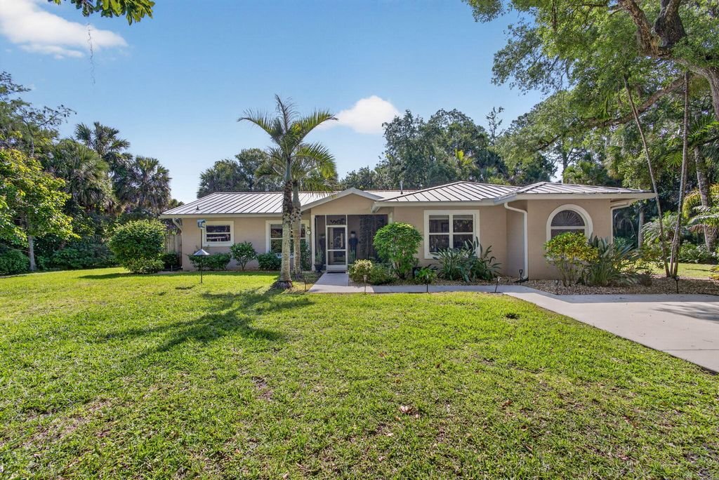 Photo of 15678 95th Avenue N, Jupiter, FL 33478 (MLS # B26023051)