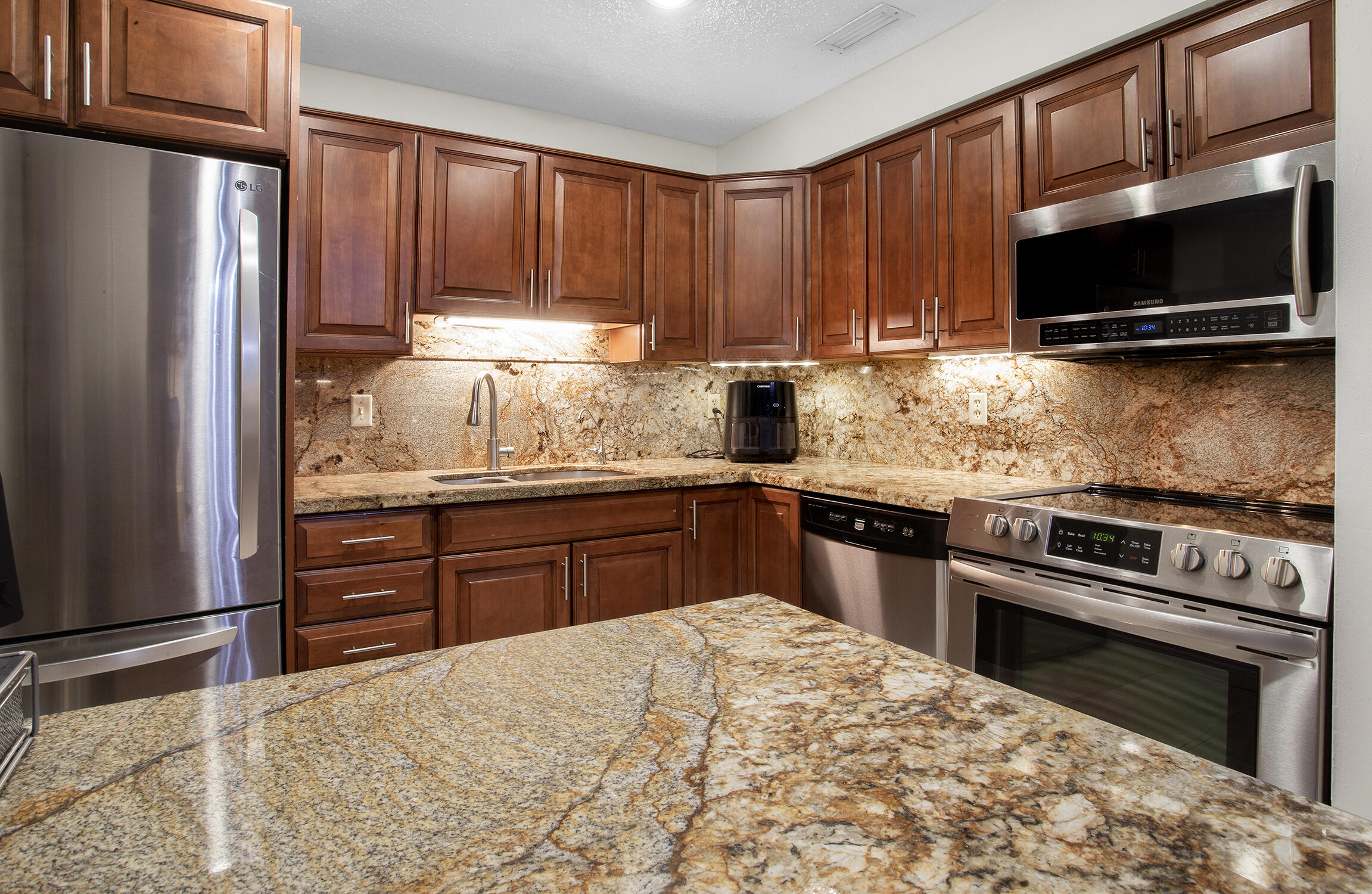 BAY COLONY CLUB CONDO - Residential