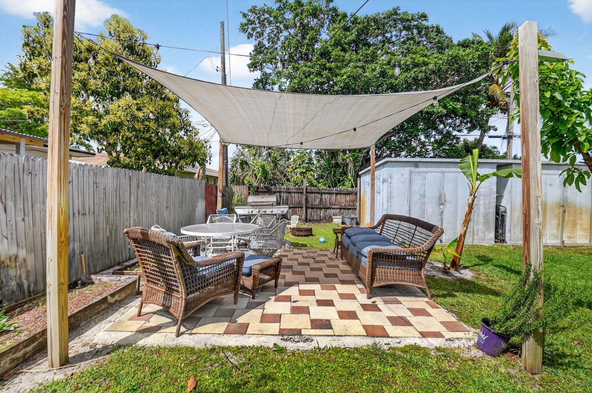 ROYAL PALM ESTATES 2 - Residential