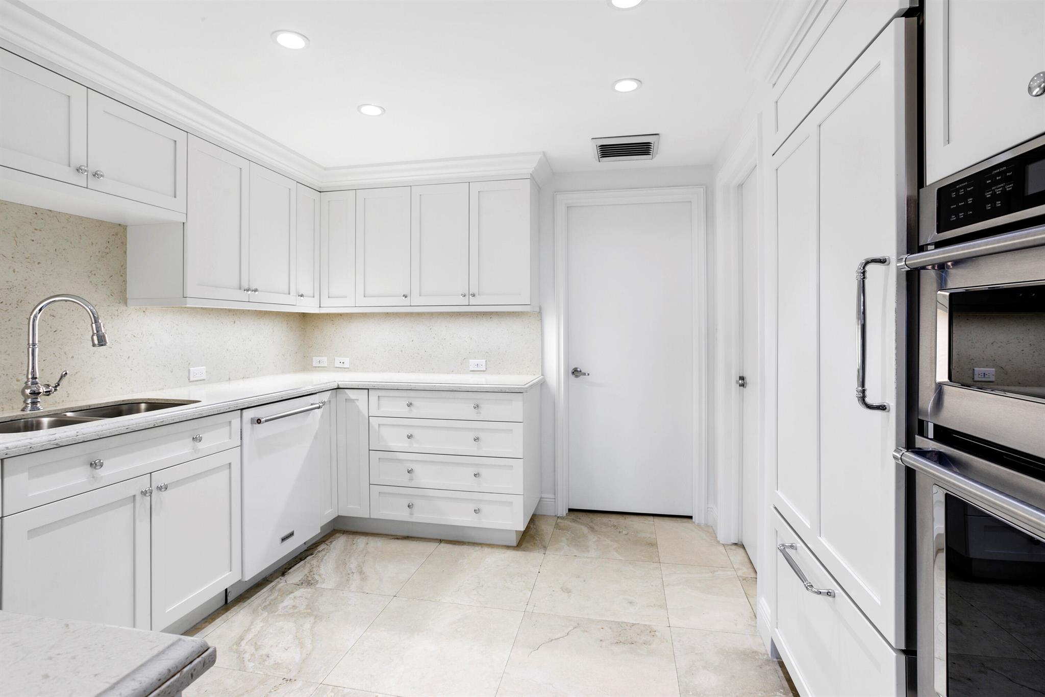 THREE THIRTY OCEAN CONDO - Residential