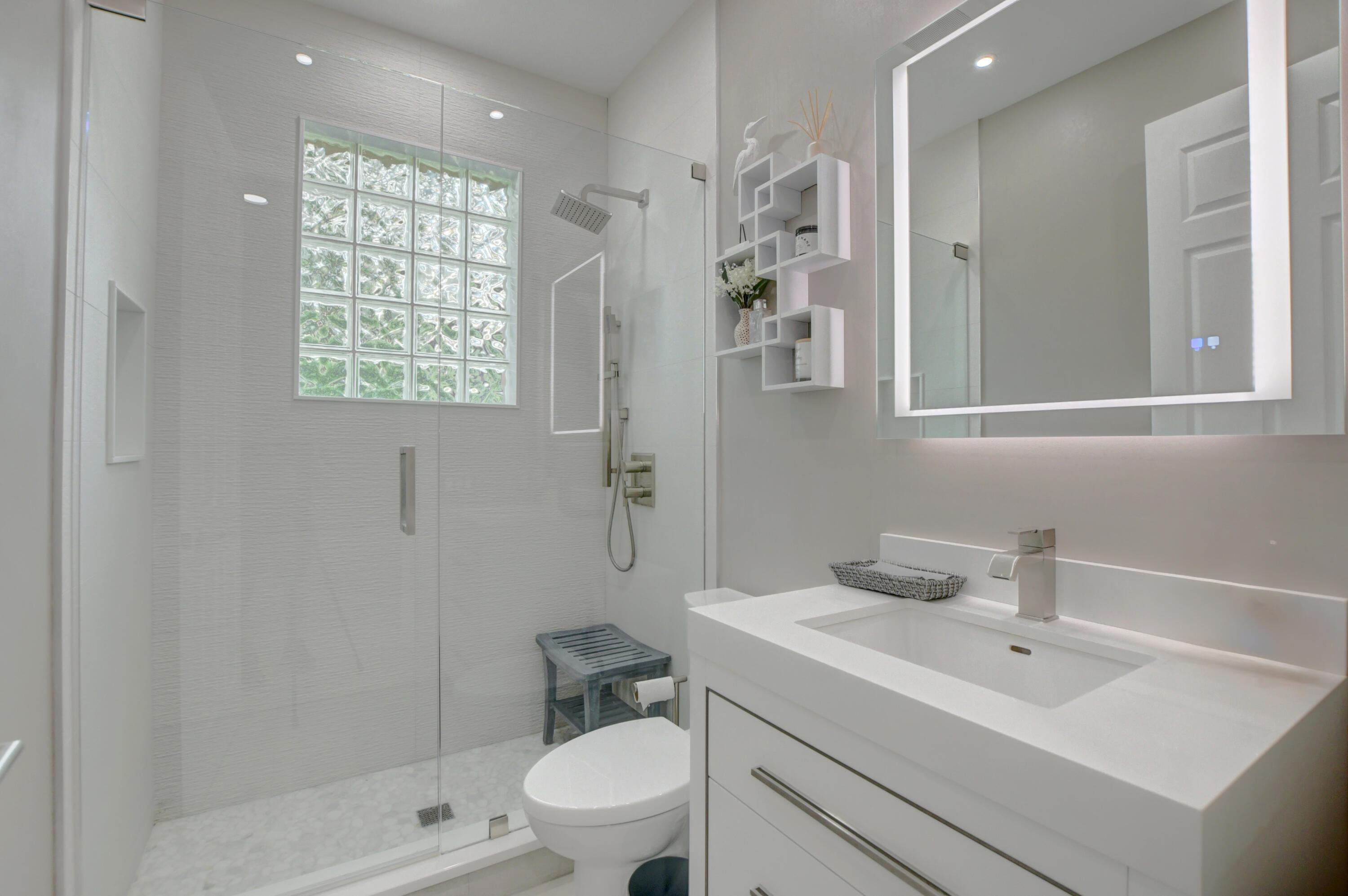 CAPELLA 2 - Residential Lease