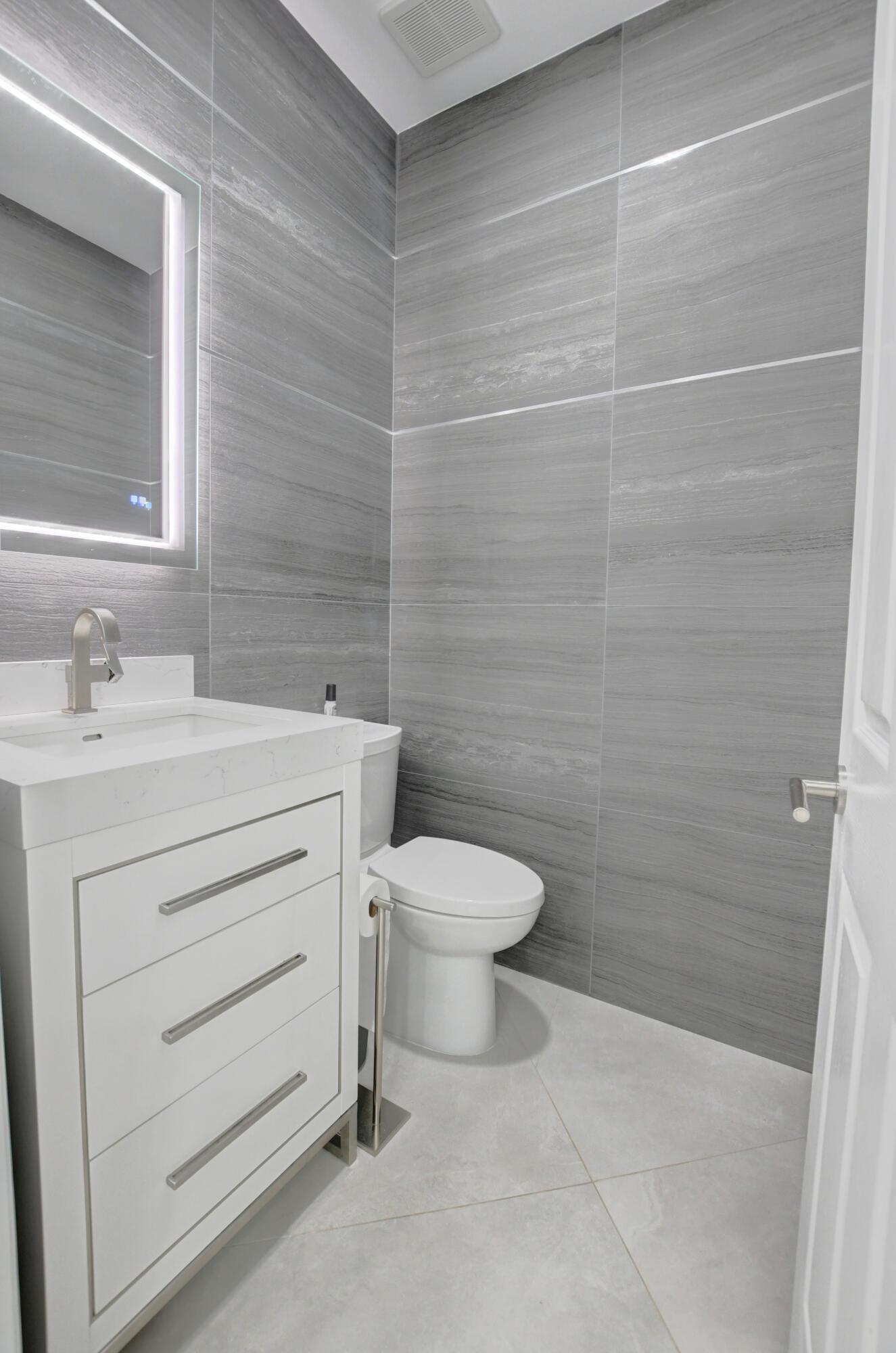 CAPELLA 2 - Residential Lease