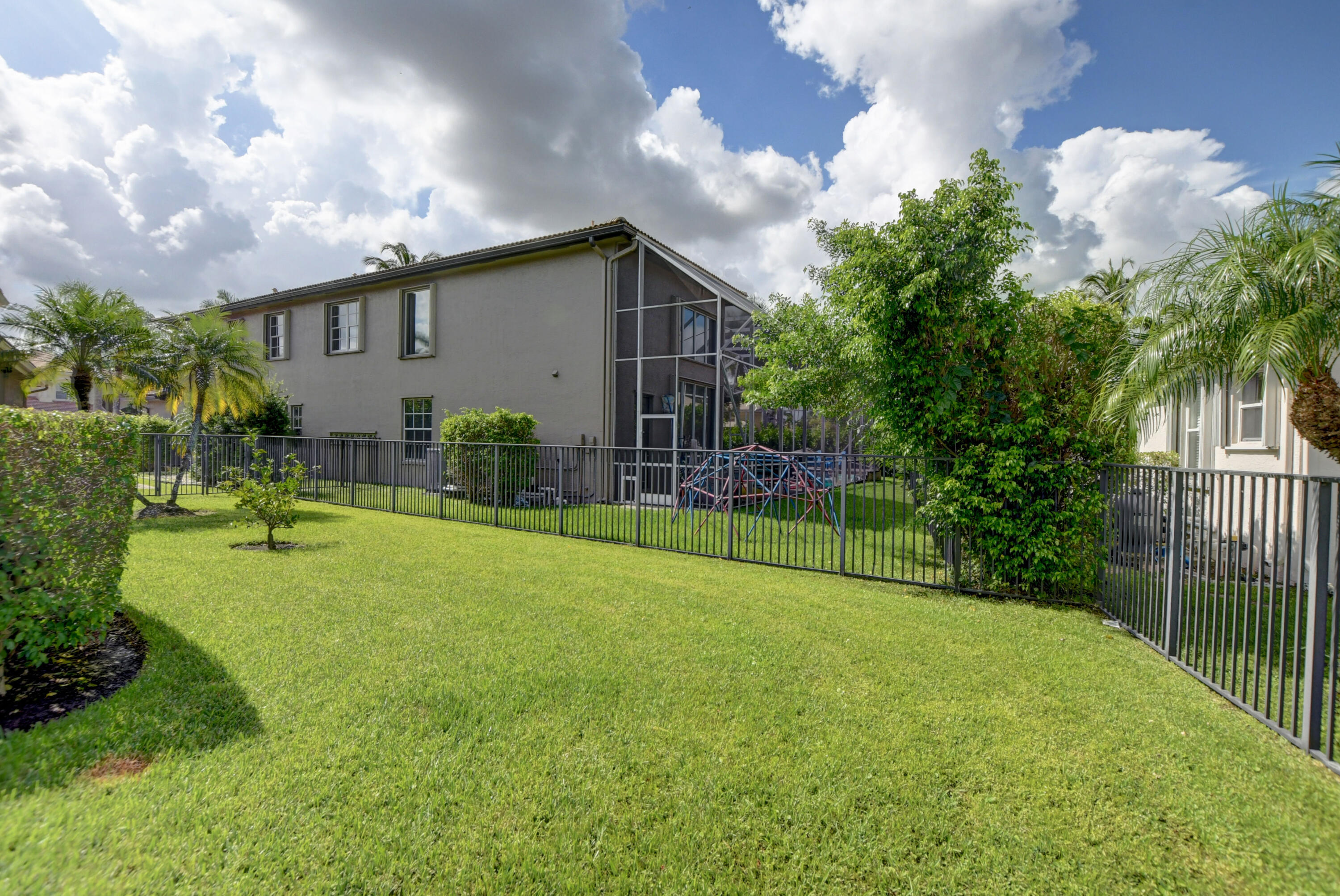 CAPELLA 2 - Residential Lease