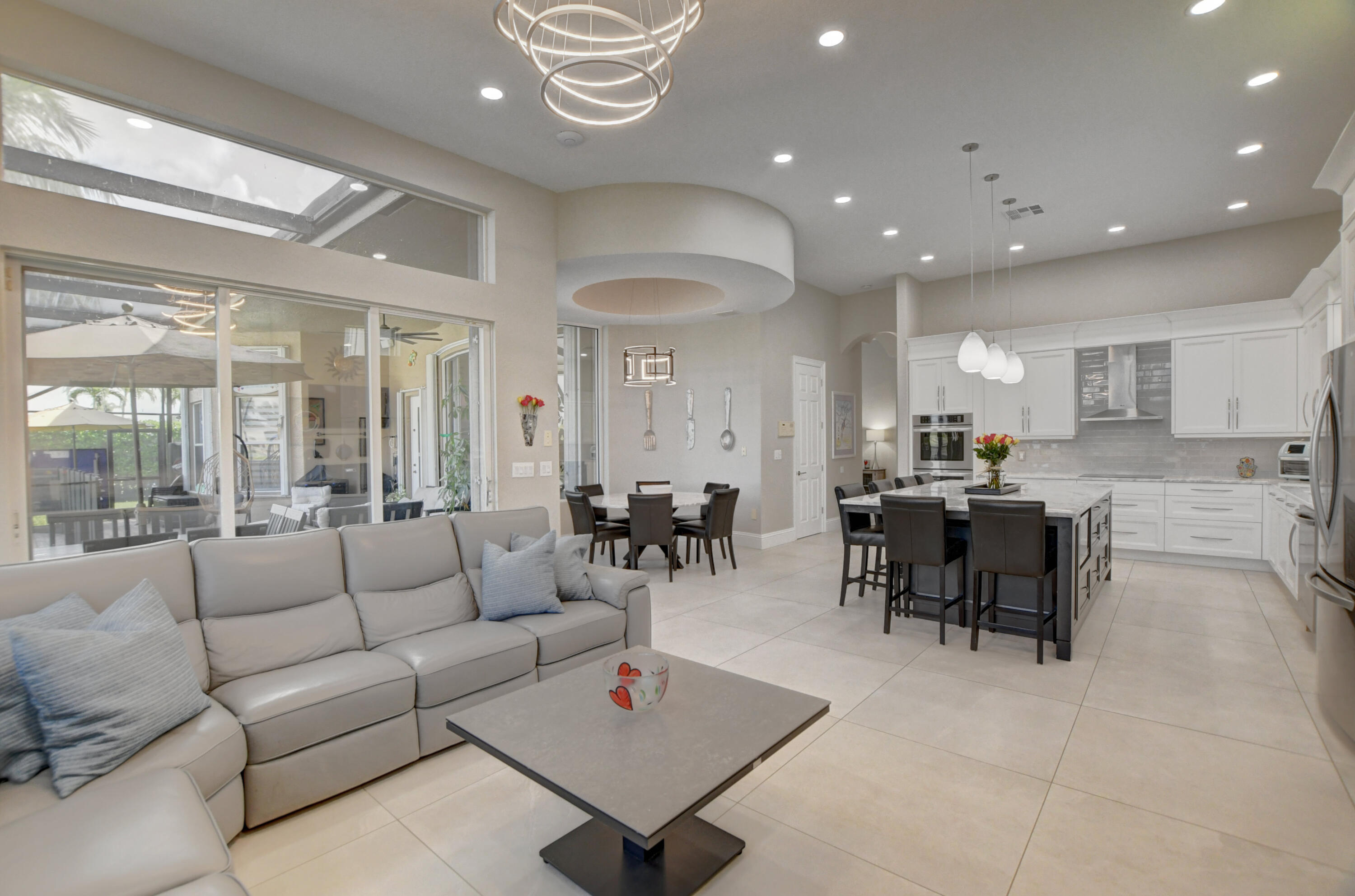 CAPELLA 2 - Residential Lease