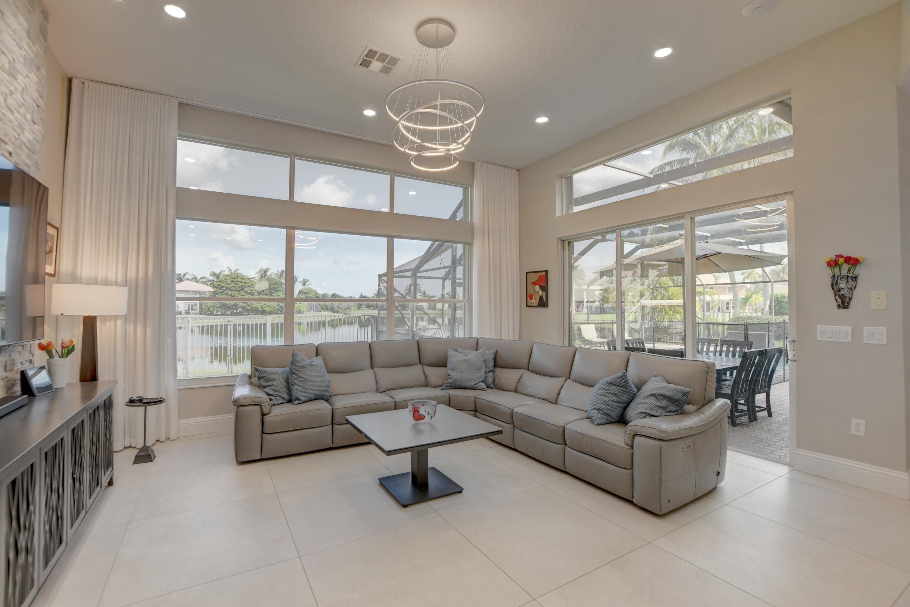 CAPELLA 2 - Residential Lease