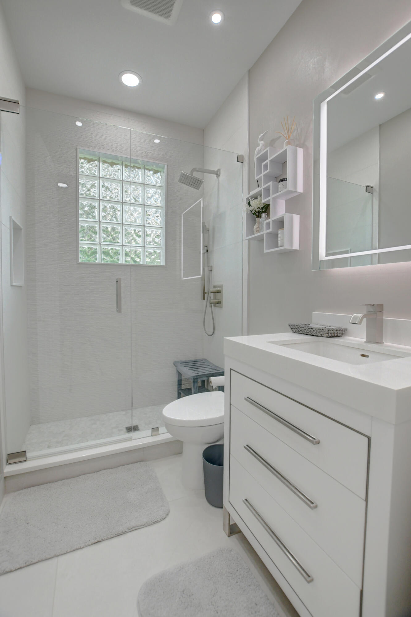 CAPELLA 2 - Residential Lease