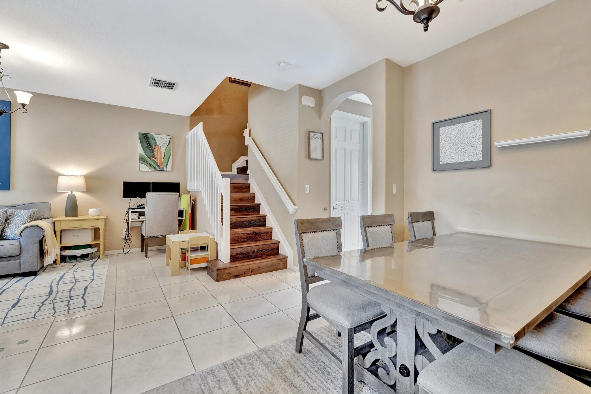 TUSCAN VILLA - Residential