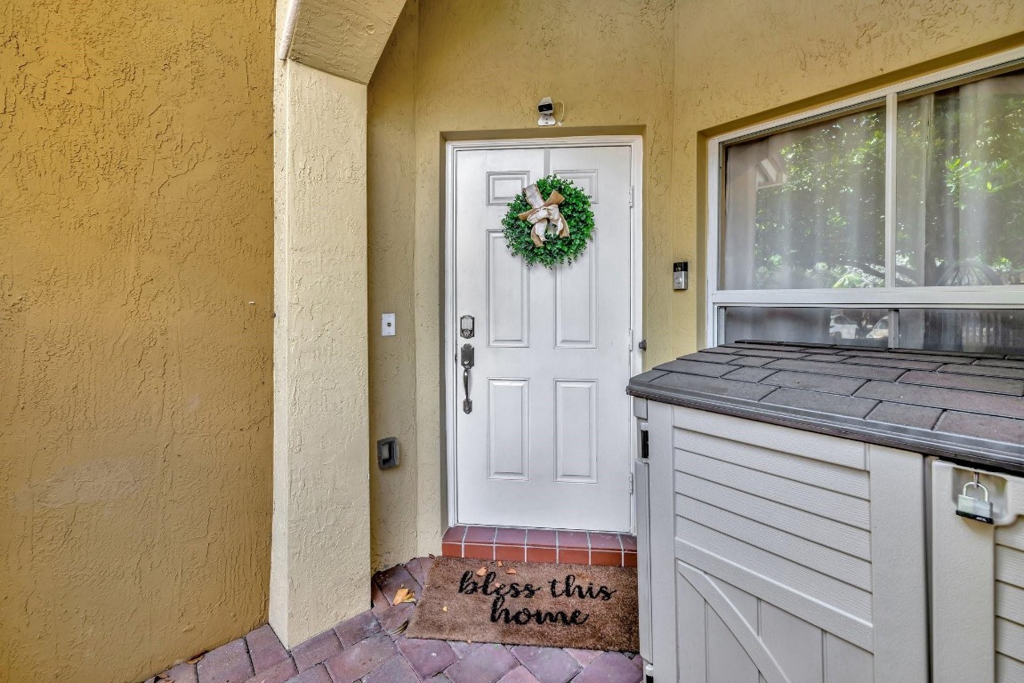 TUSCAN VILLA - Residential