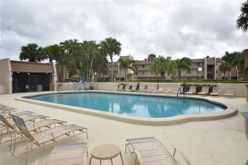 TheFountainsofPalmBeach - Residential