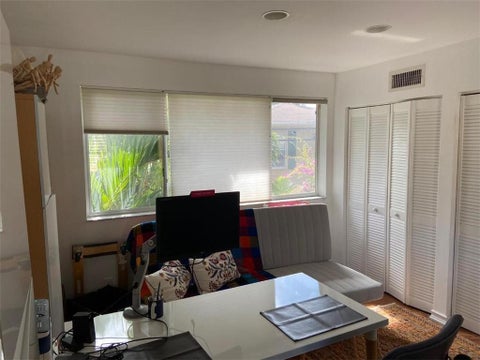 Tiny photo for 101 SE 15th Avenue #E, Fort Lauderdale, FL 33301 (MLS # B26035794)