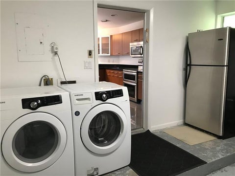 Tiny photo for 101 SE 15th Avenue #E, Fort Lauderdale, FL 33301 (MLS # B26035794)