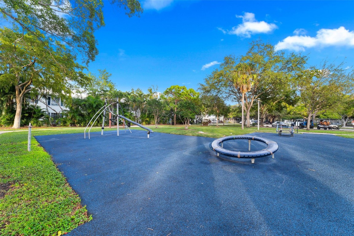 IMPERIAL POINT COLONNADES - Residential