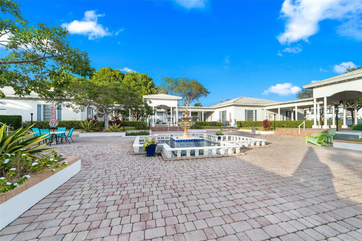 IMPERIAL POINT COLONNADES - Residential