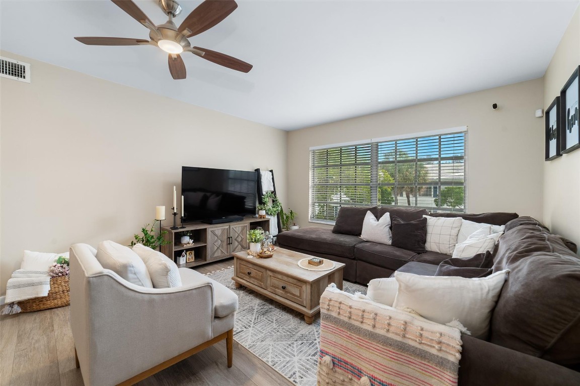 IMPERIAL POINT COLONNADES - Residential