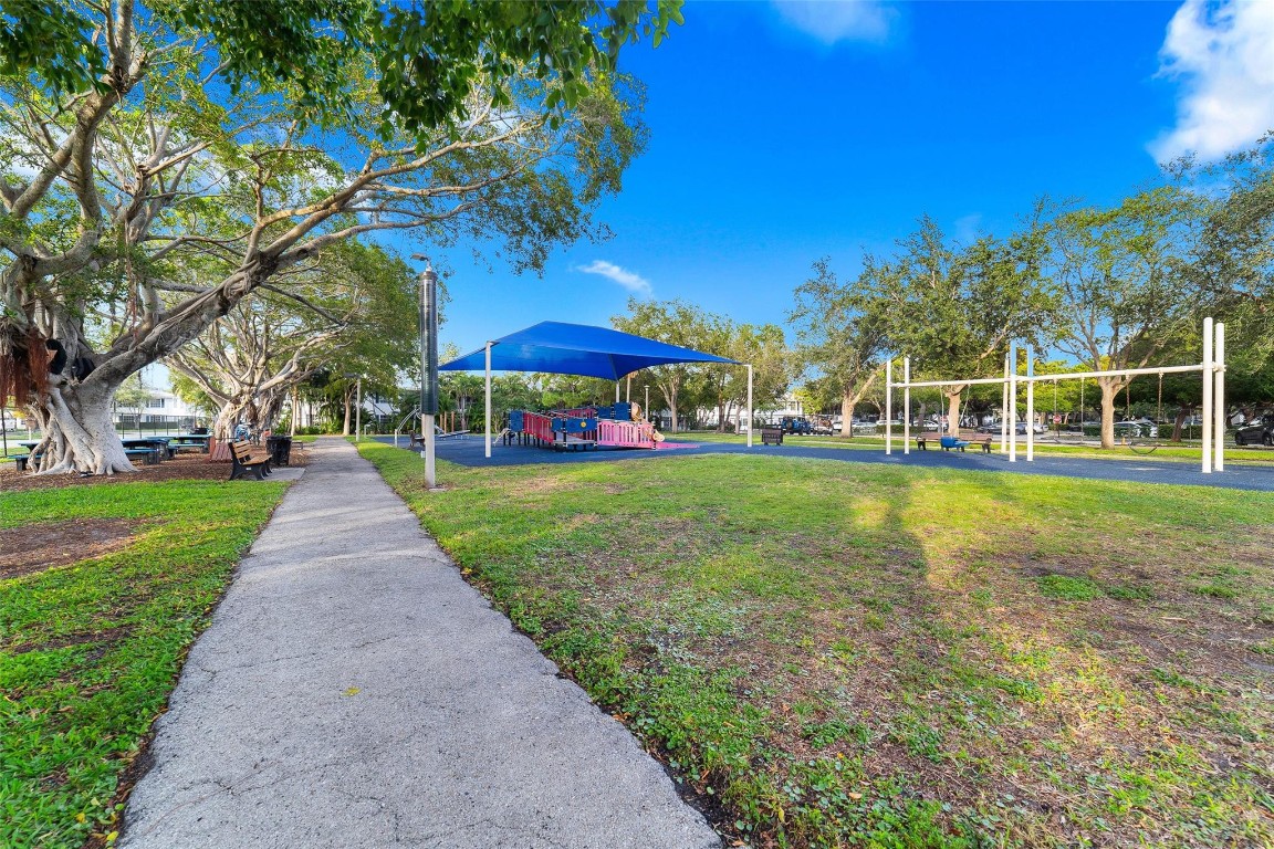 IMPERIAL POINT COLONNADES - Residential