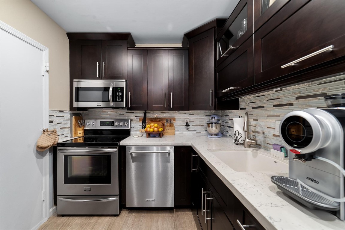 IMPERIAL POINT COLONNADES - Residential