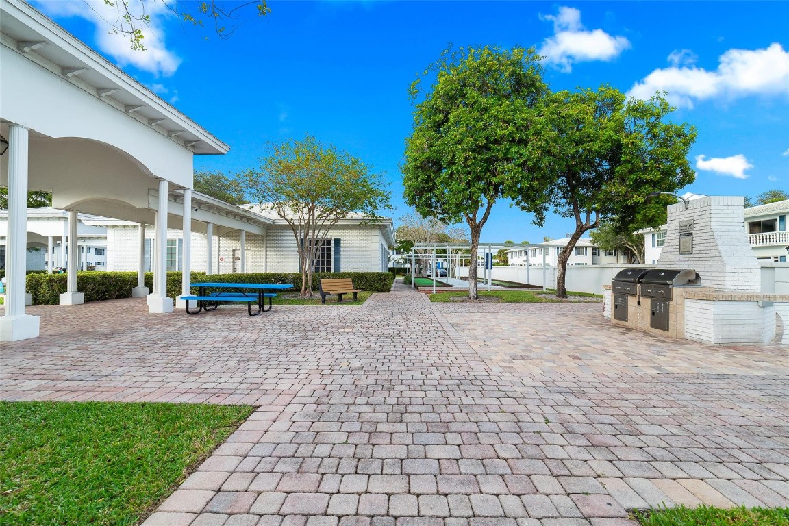 IMPERIAL POINT COLONNADES - Residential