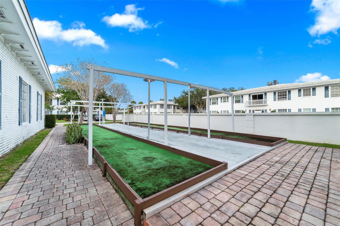 IMPERIAL POINT COLONNADES - Residential