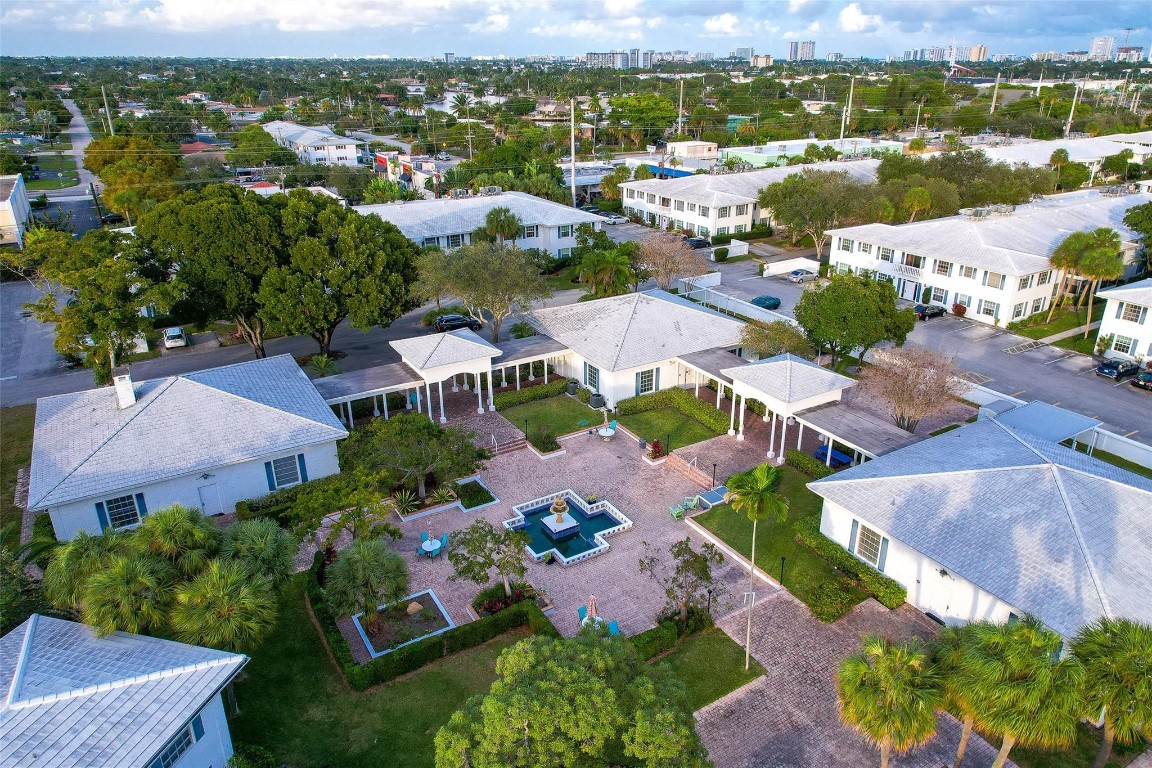 IMPERIAL POINT COLONNADES - Residential