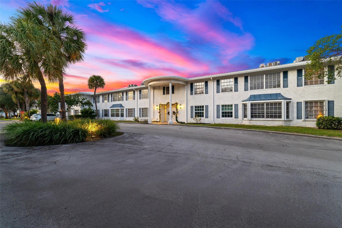 IMPERIAL POINT COLONNADES - Residential