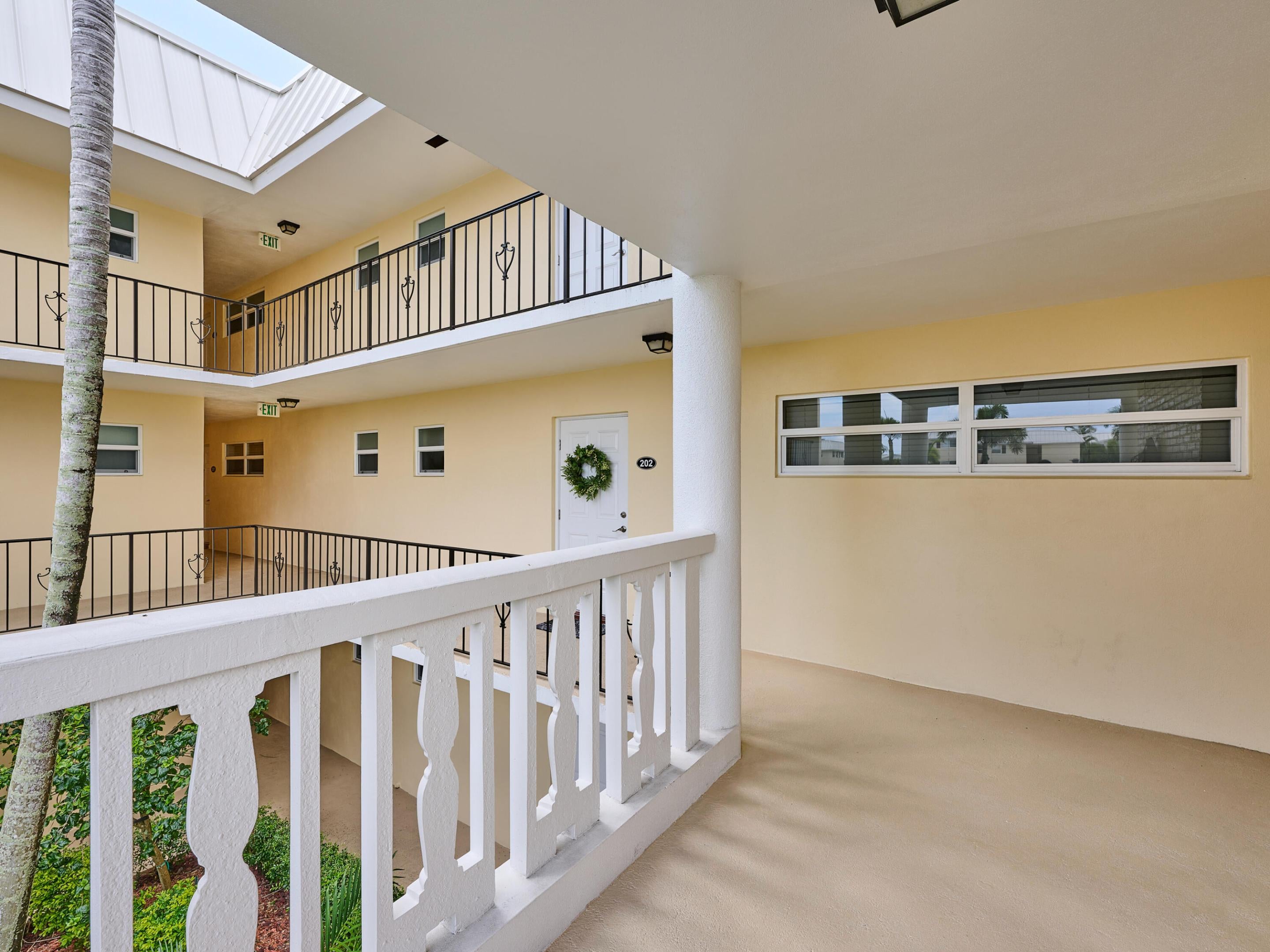 Properties | Stephanie Kaufman 12 Colonial Club Drive 202