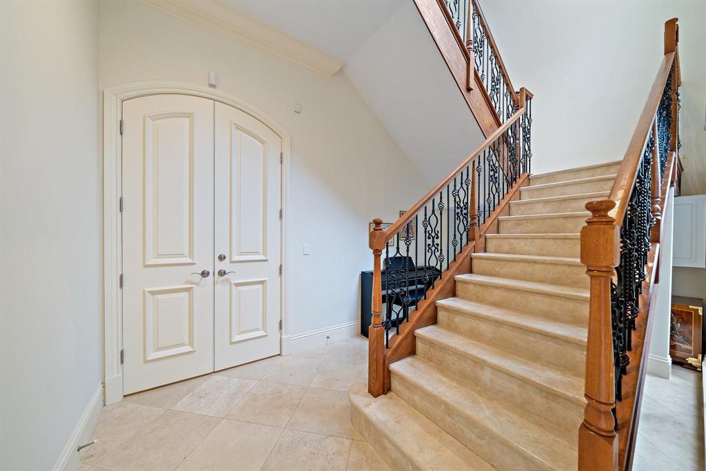 WATERS EDGE EST - Residential