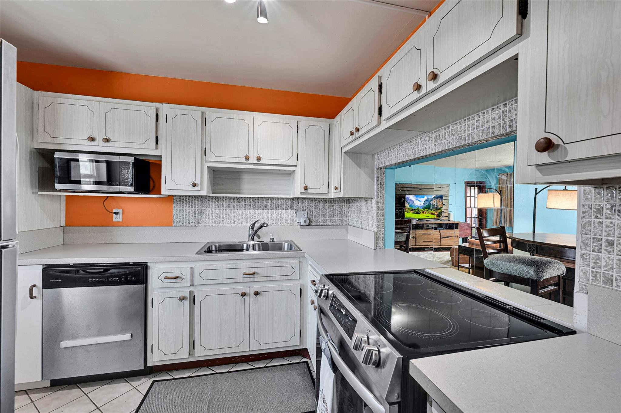 SHERIDAN LAKES - Residential