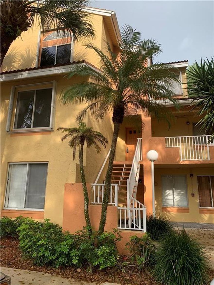 MASTER BEDROOM ON 3RD FLOOR, WITH WALKING CLOSET, HIGH CEILINGS. LOT OF NATURAL LIGHT. SCREEN BALCONY WITH STORAGE ROOM. CORAL SPRINGS SPORT PARK VIEW. NICER VIEW OF THE COMMUNITY. ACROSS THE STREET OF ORCHID PARK, A NATURAL PRESERVE, CORAL SPRINGS AQUATIC PARK AND ALL SPORT PARK NEXT DOOR. WALMART AT WALKING DISTANCE. JUST OF ATLANTIC BLVD AND CORAL SPRINGS DR. COMMUNITY POOL, TENNIS COURT, WELL MAINTAINED QUITE AND CLEAN COMMUNITY IN BEST AREA OF WEST CORAL SPRINGS WITH CLOSE ACCESS TO SAWGRASS EXPRESSWAY.