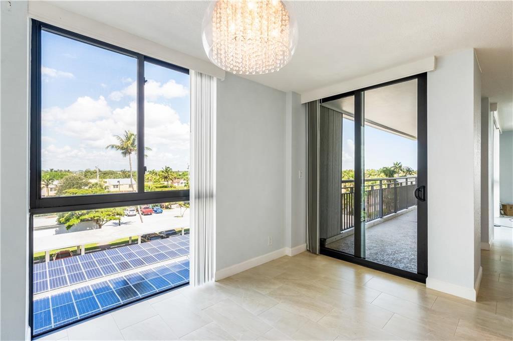 BARCLAY BEACH CLUB PHASE - Residential