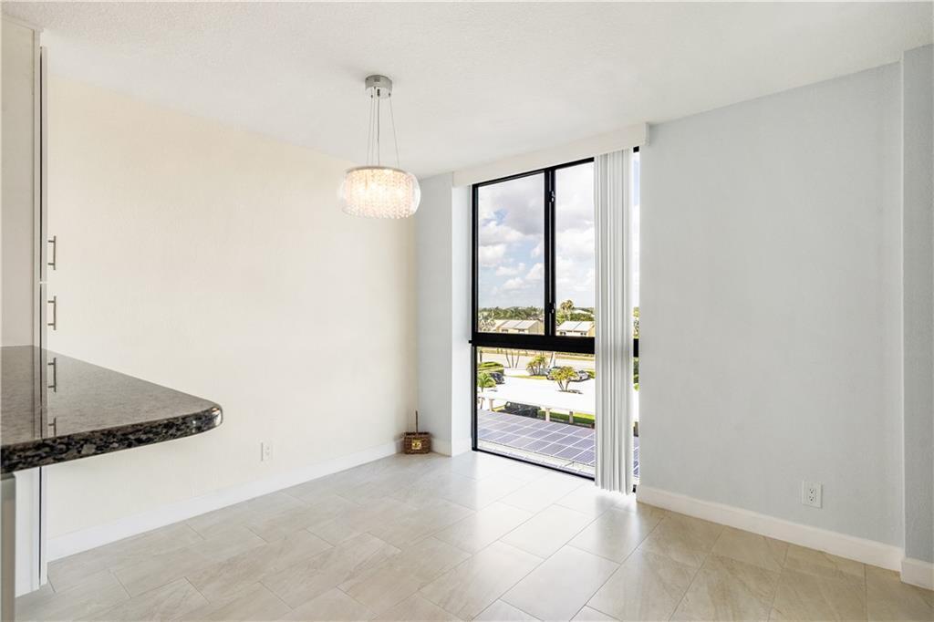 BARCLAY BEACH CLUB PHASE - Residential