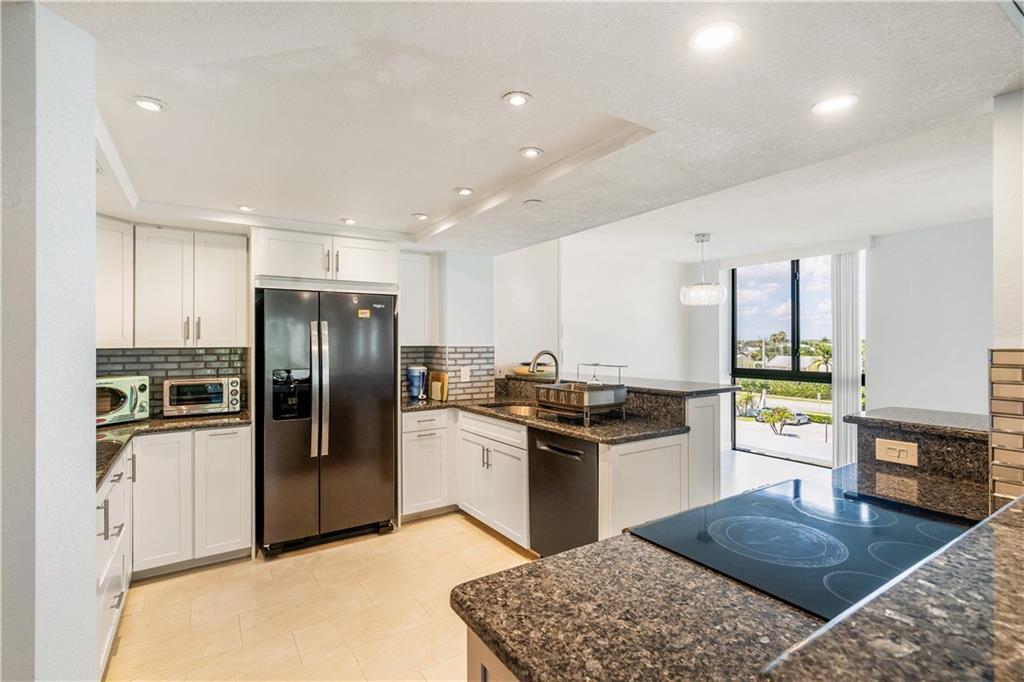 2800 N Highway A1a 401
