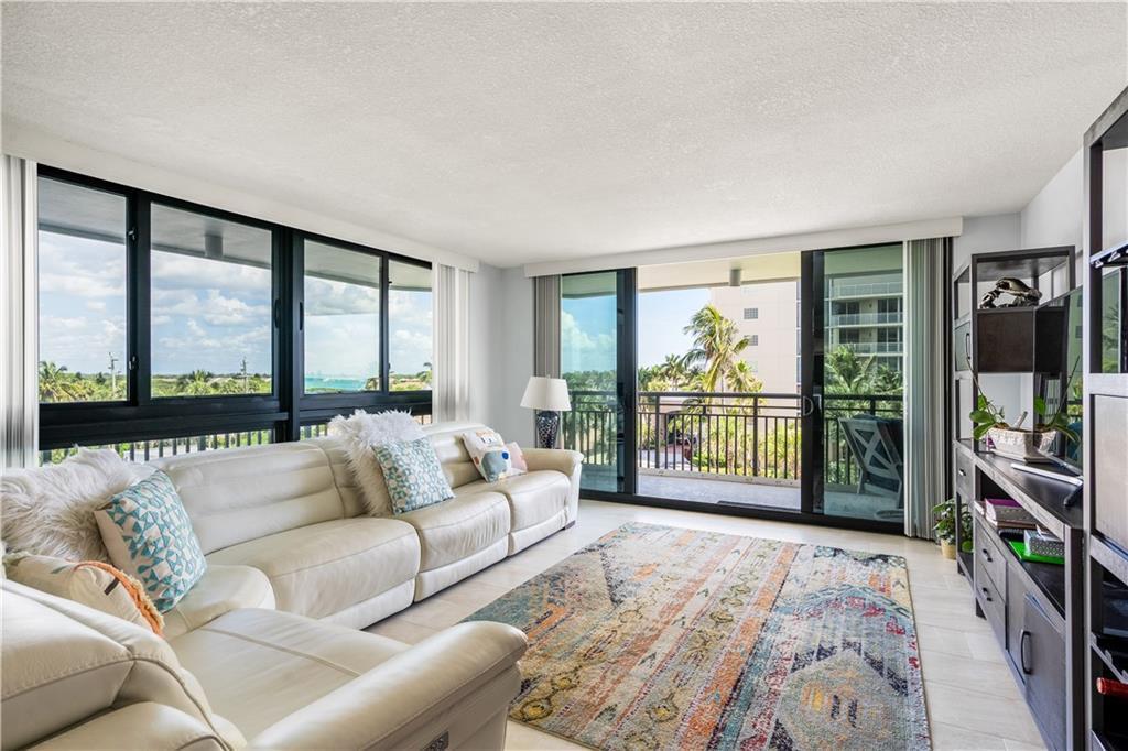 BARCLAY BEACH CLUB PHASE - Residential