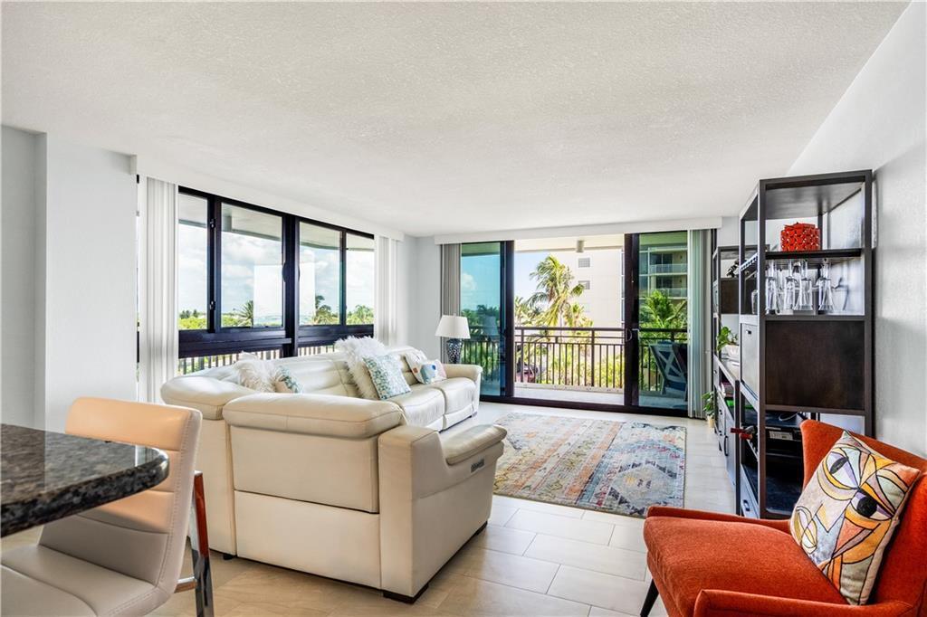 BARCLAY BEACH CLUB PHASE - Residential