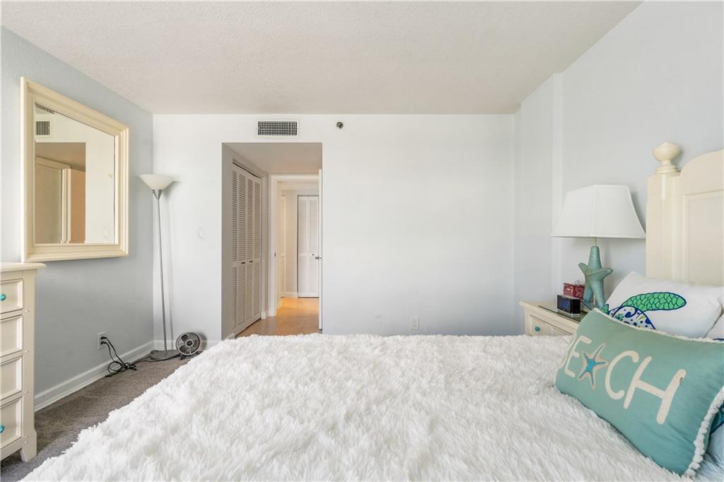 BARCLAY BEACH CLUB PHASE - Residential