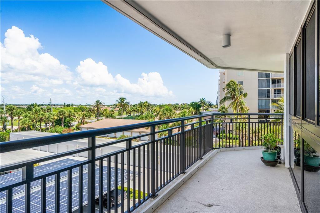 BARCLAY BEACH CLUB PHASE - Residential