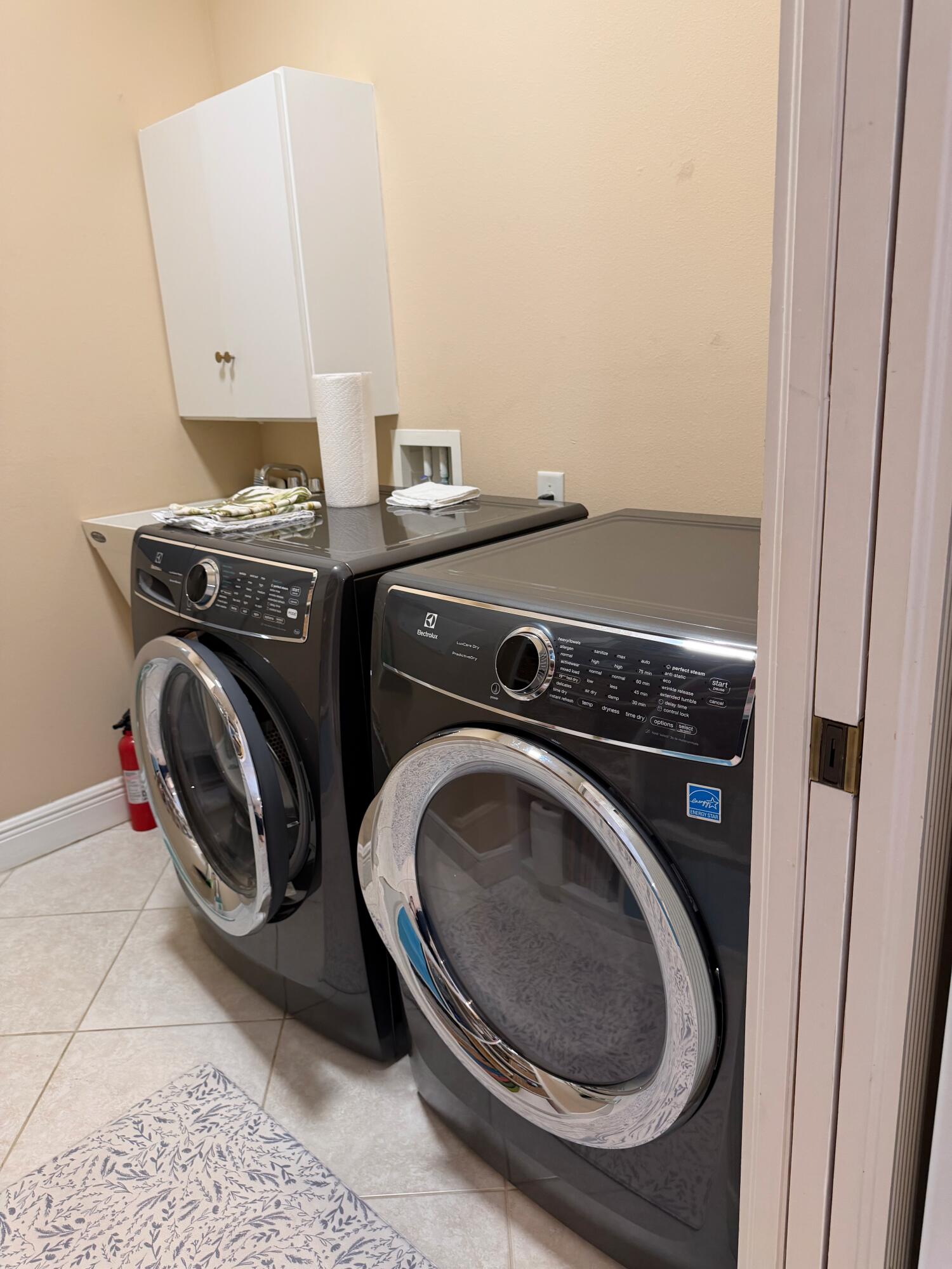 POINTE WEST CENTRAL VILLAGE PHASE I PD - Residential