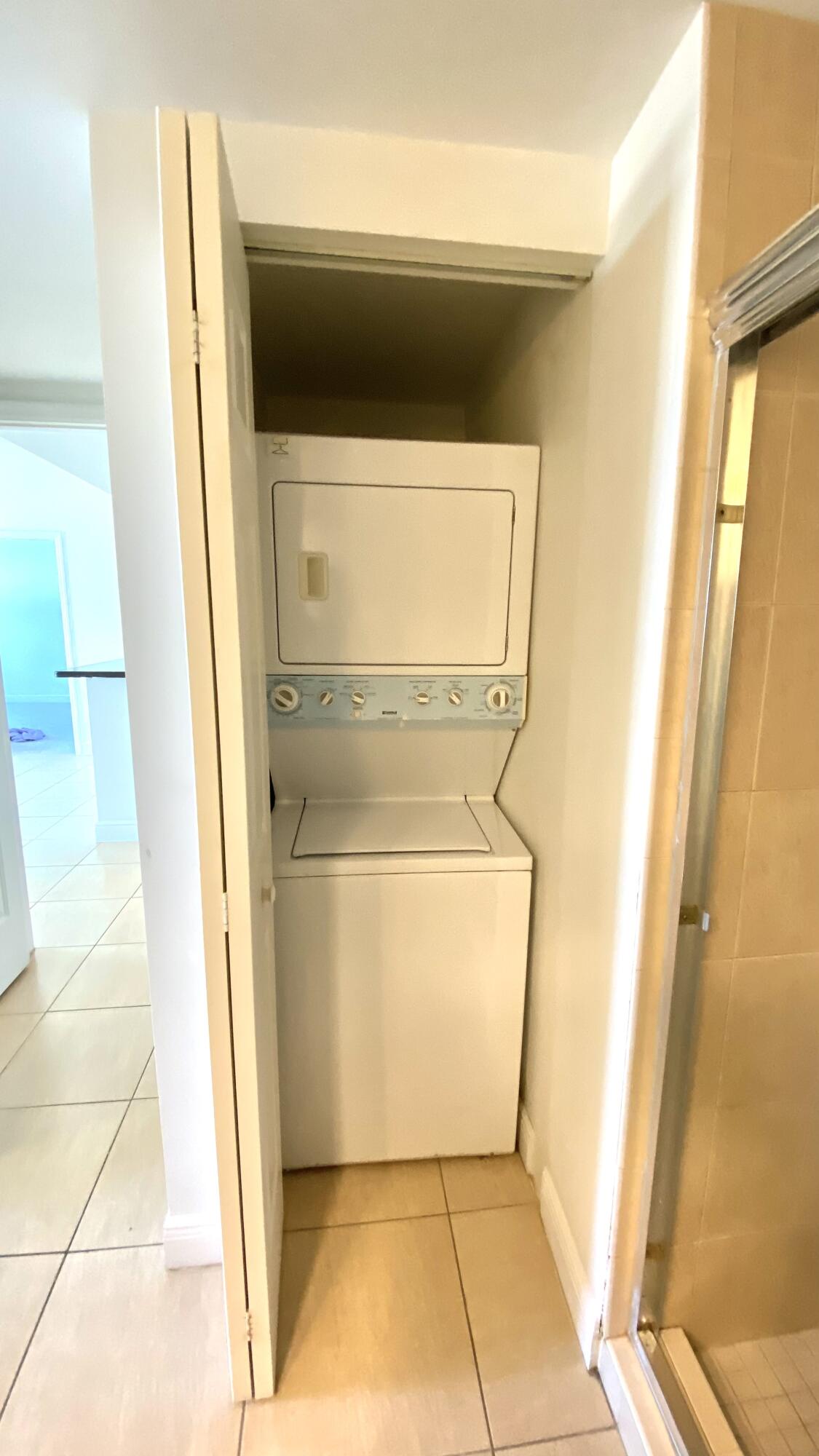610 CLEMATIS CONDO - Residential