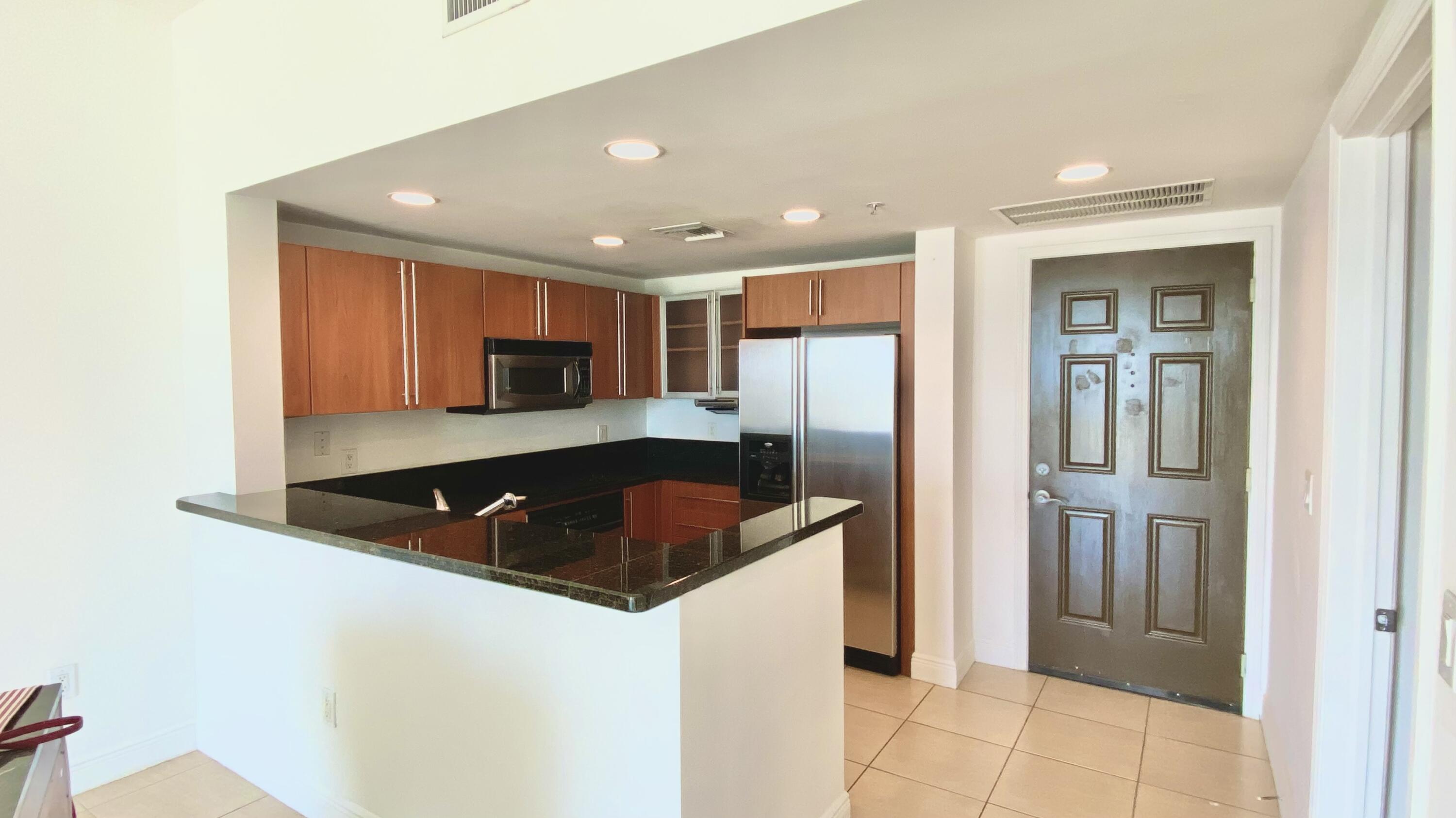 610 CLEMATIS CONDO - Residential