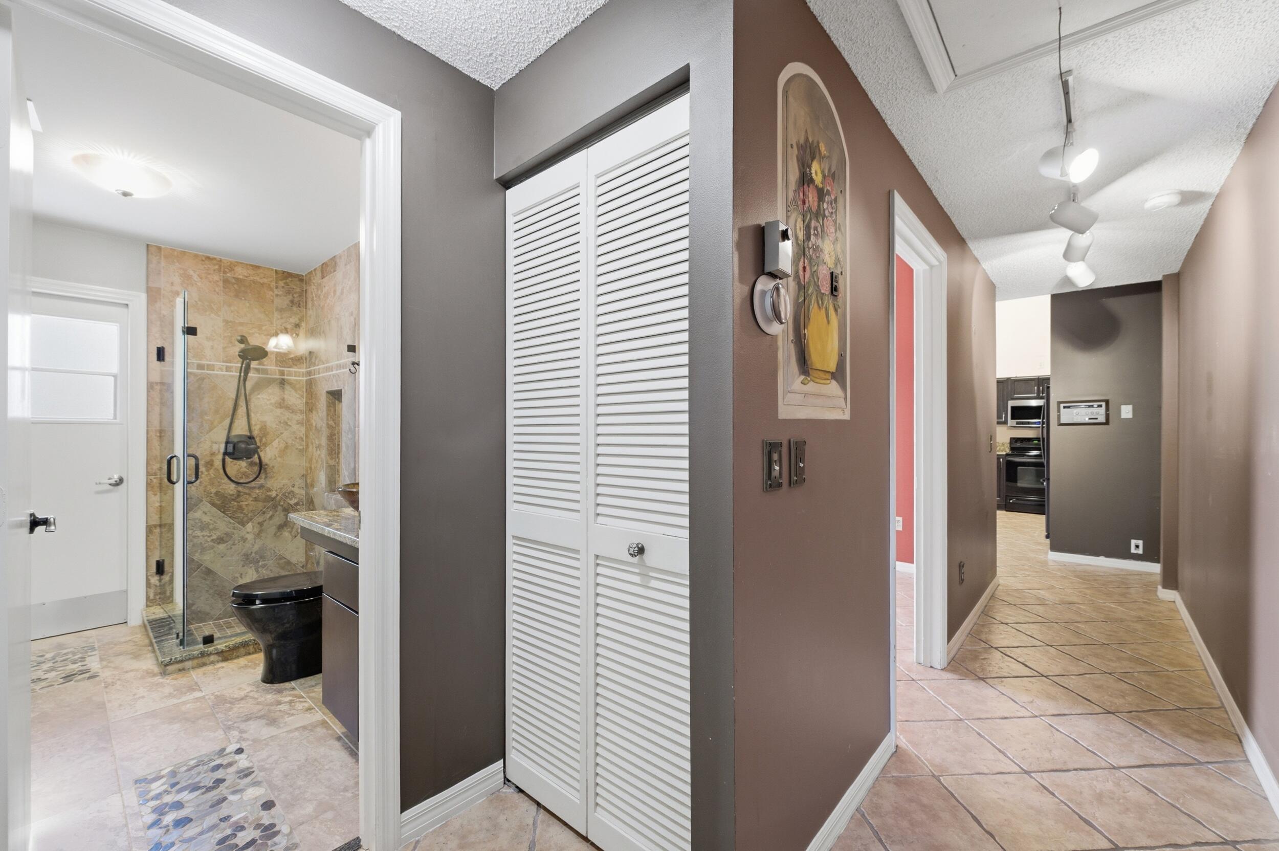 SUGAR POND MANOR OF WELLINGTON - Residential