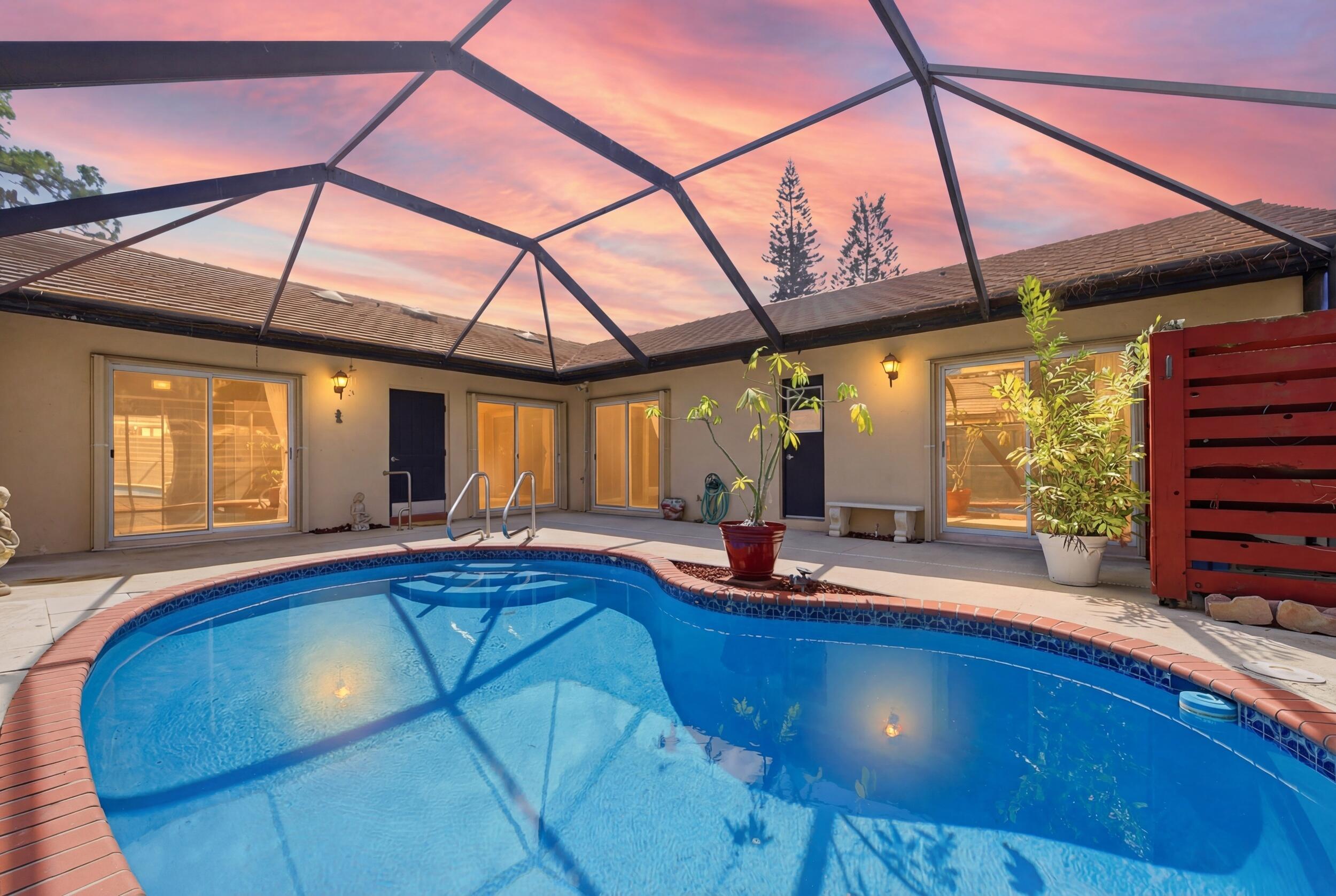 SUGAR POND MANOR OF WELLINGTON - Residential