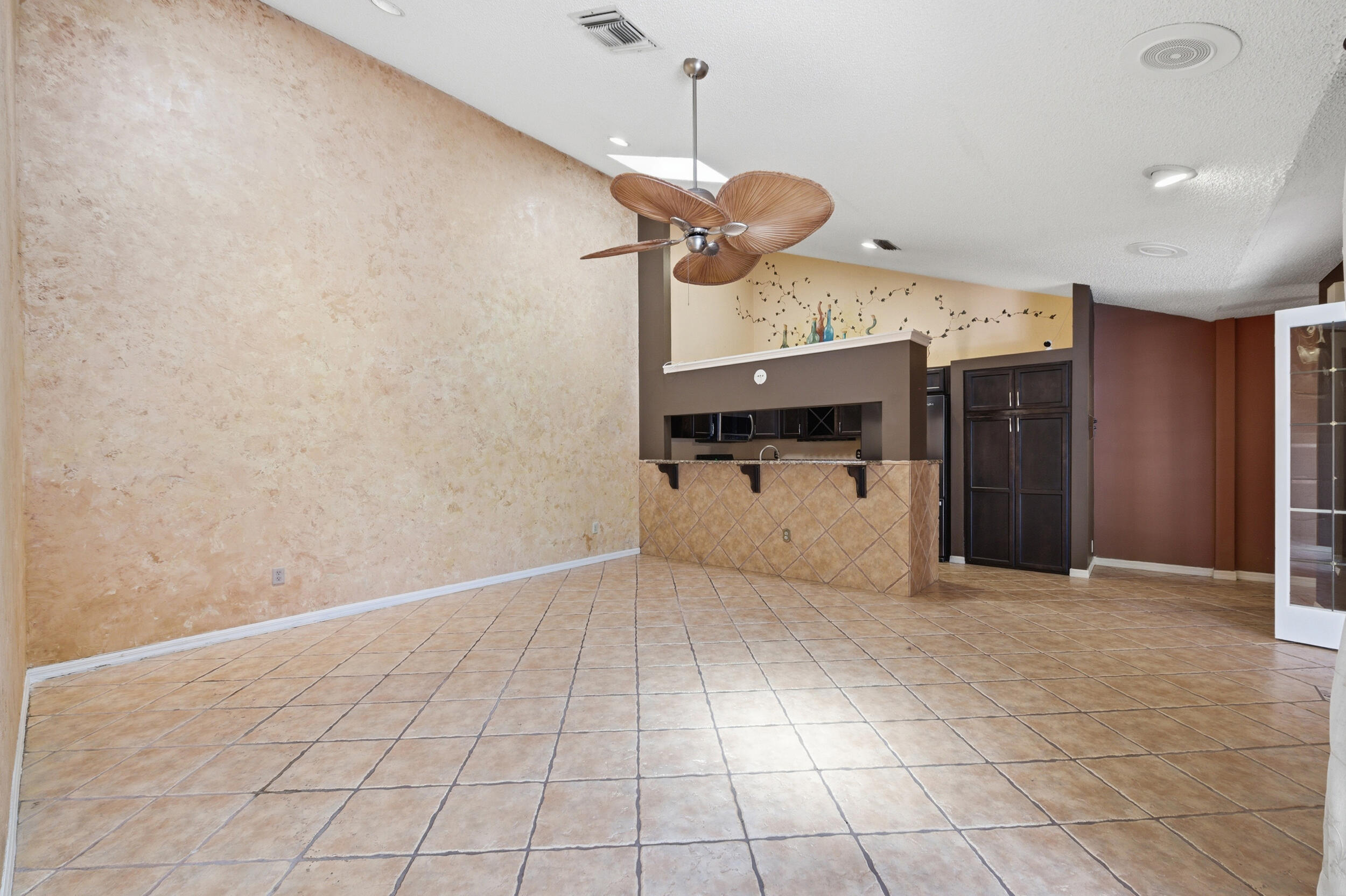 SUGAR POND MANOR OF WELLINGTON - Residential