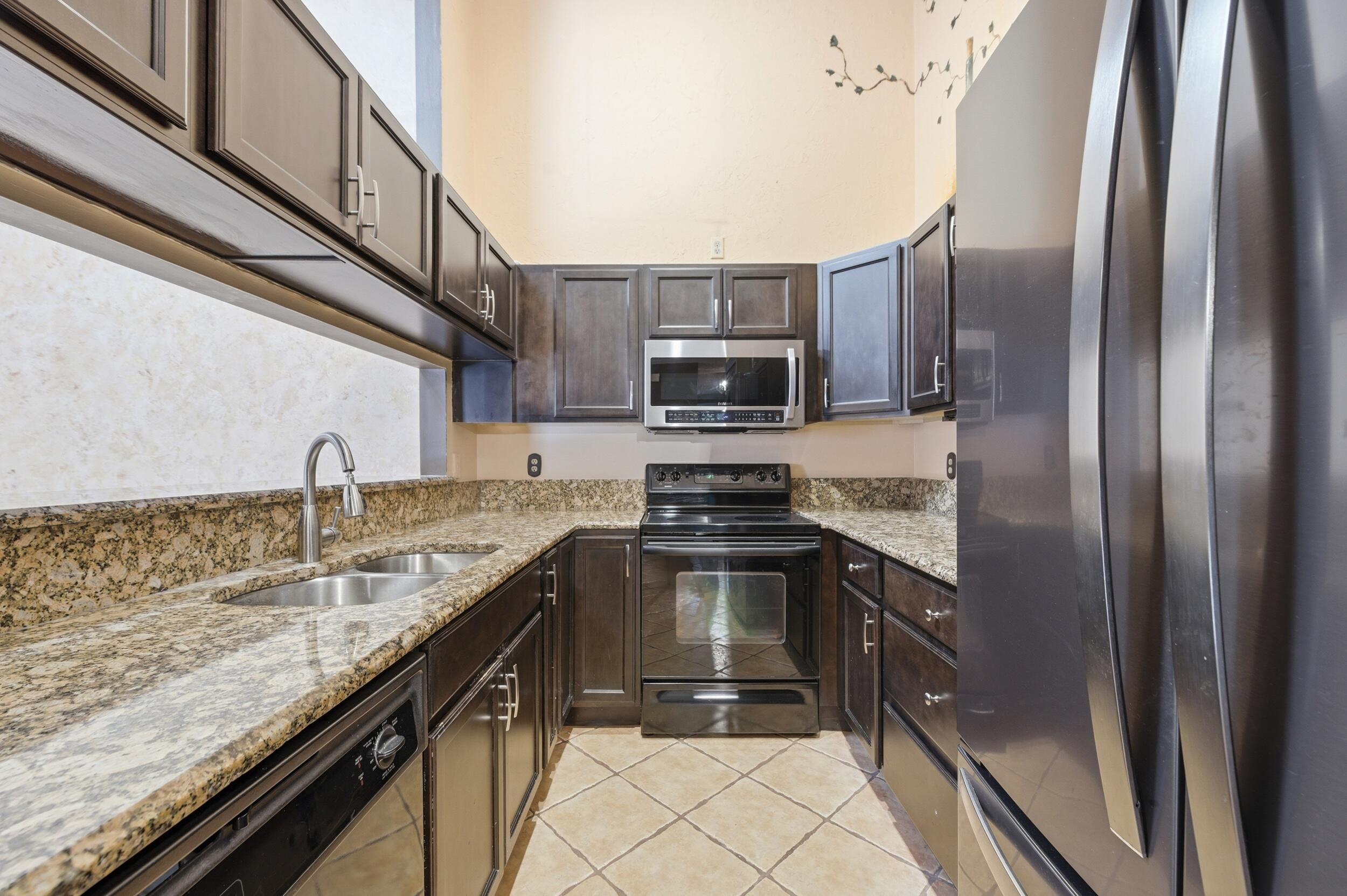 SUGAR POND MANOR OF WELLINGTON - Residential