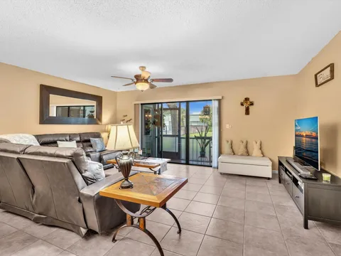 4004 N Pine Island Rd Unit 1B, Sunrise, FL MLS: F10494557